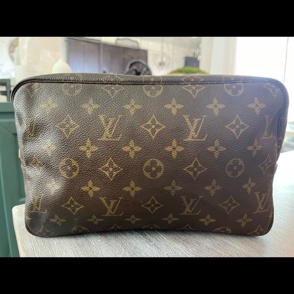 Authentic Louis Vuitton Vintage Trousse 28